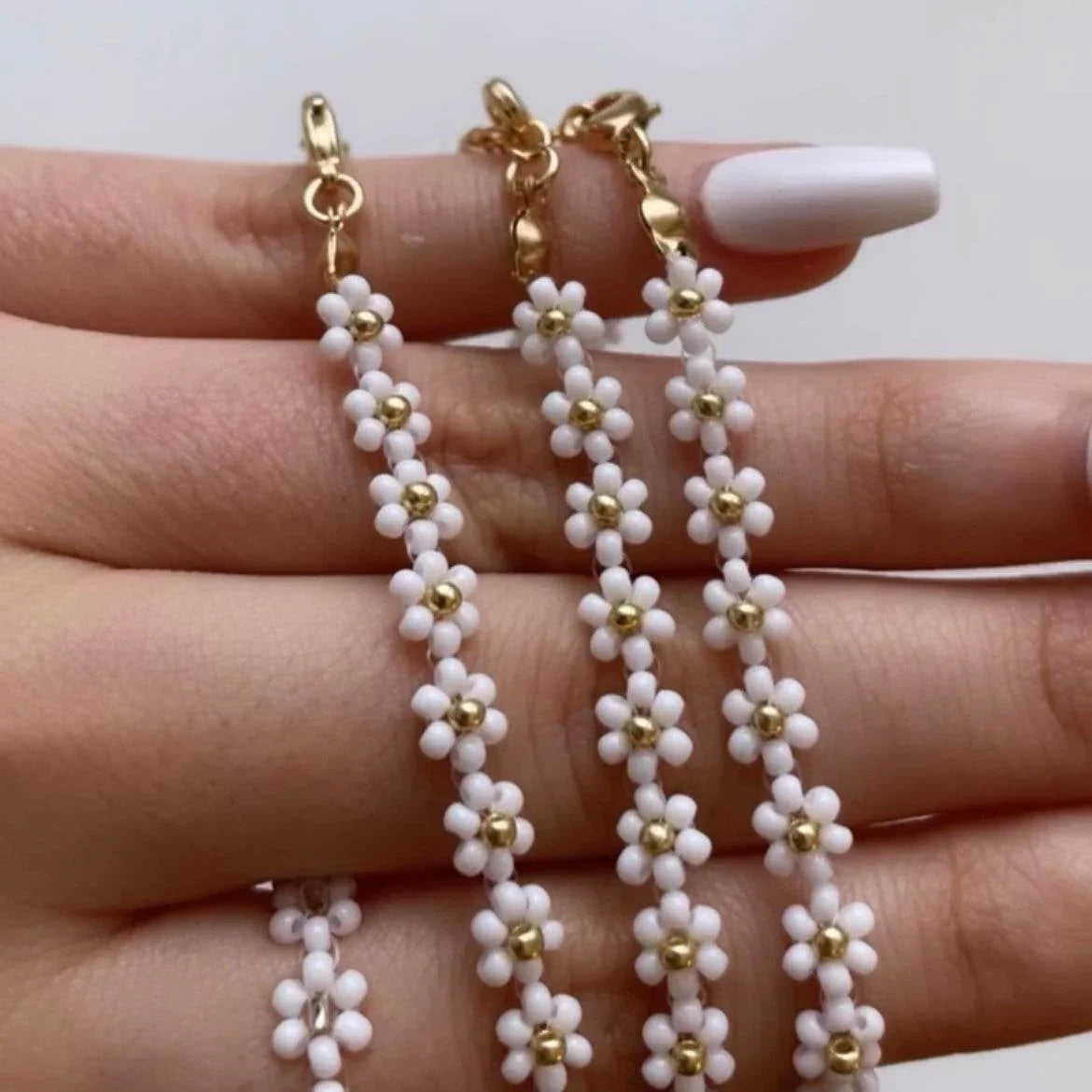 White Daisy Bracelet - Bijoux Lasotita