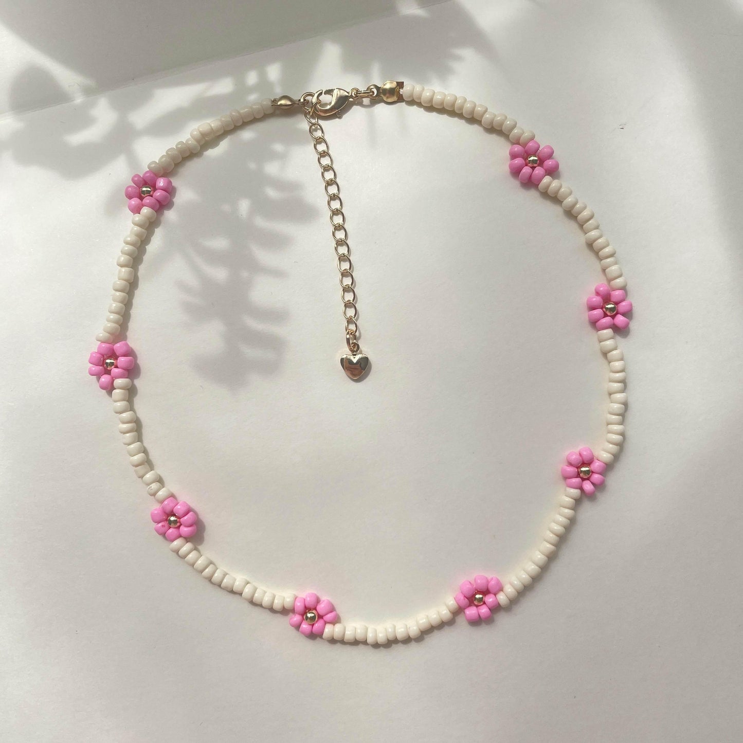 Pink Daisy Necklace - Bijoux Lasotita