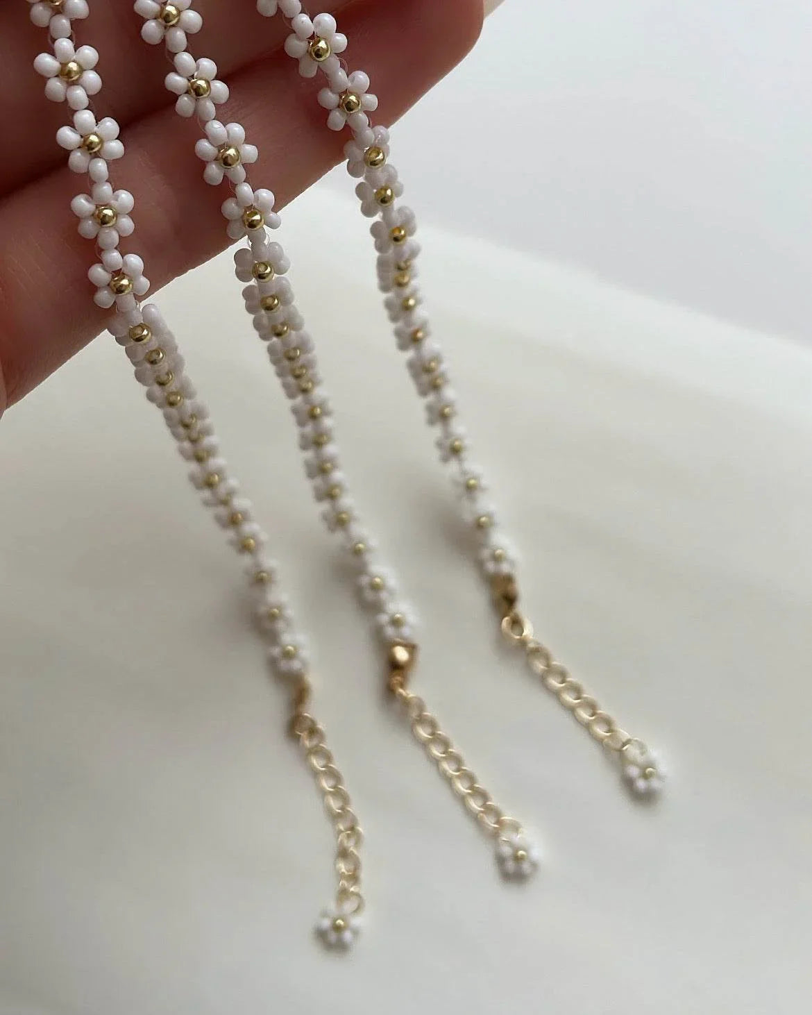 White Daisy Bracelet - Bijoux Lasotita