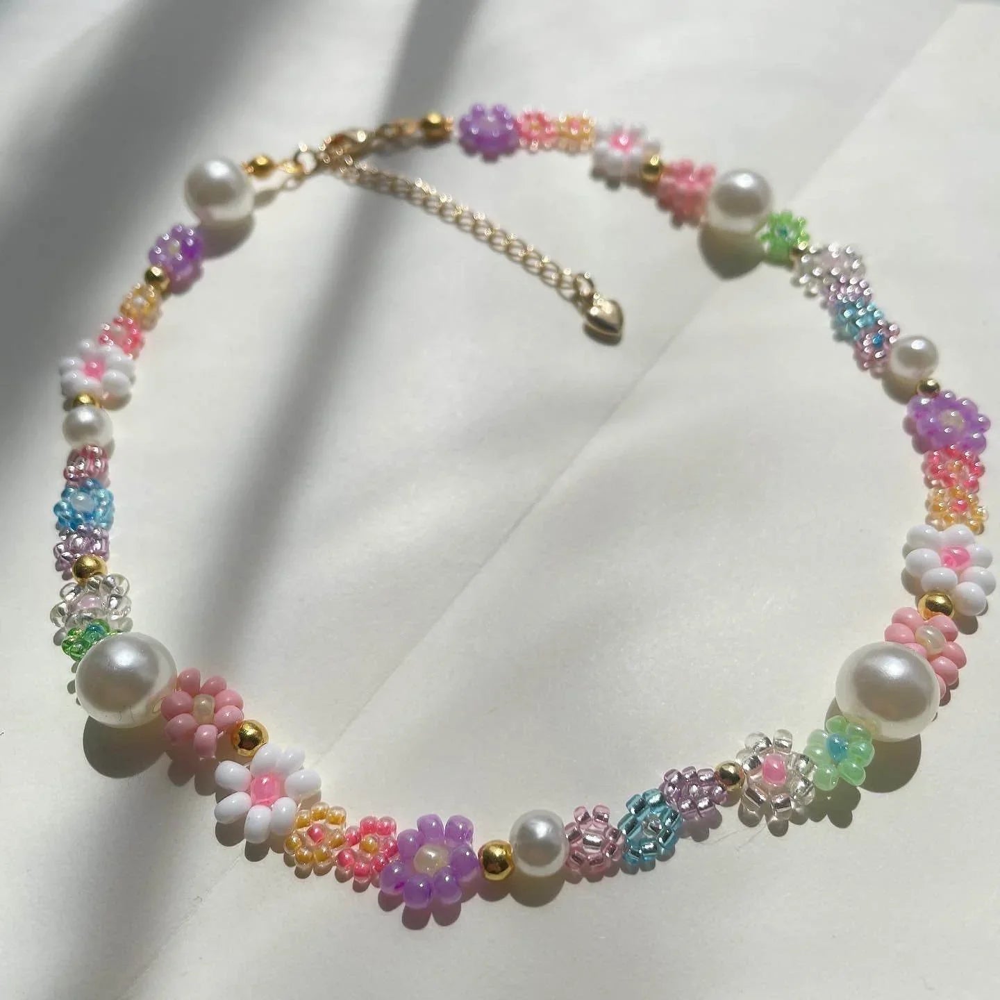 Pearly flowers Necklace - Bijoux Lasotita