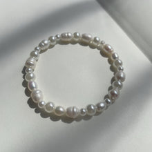 Load image into Gallery viewer, Freshwater Pearl Bracelet
